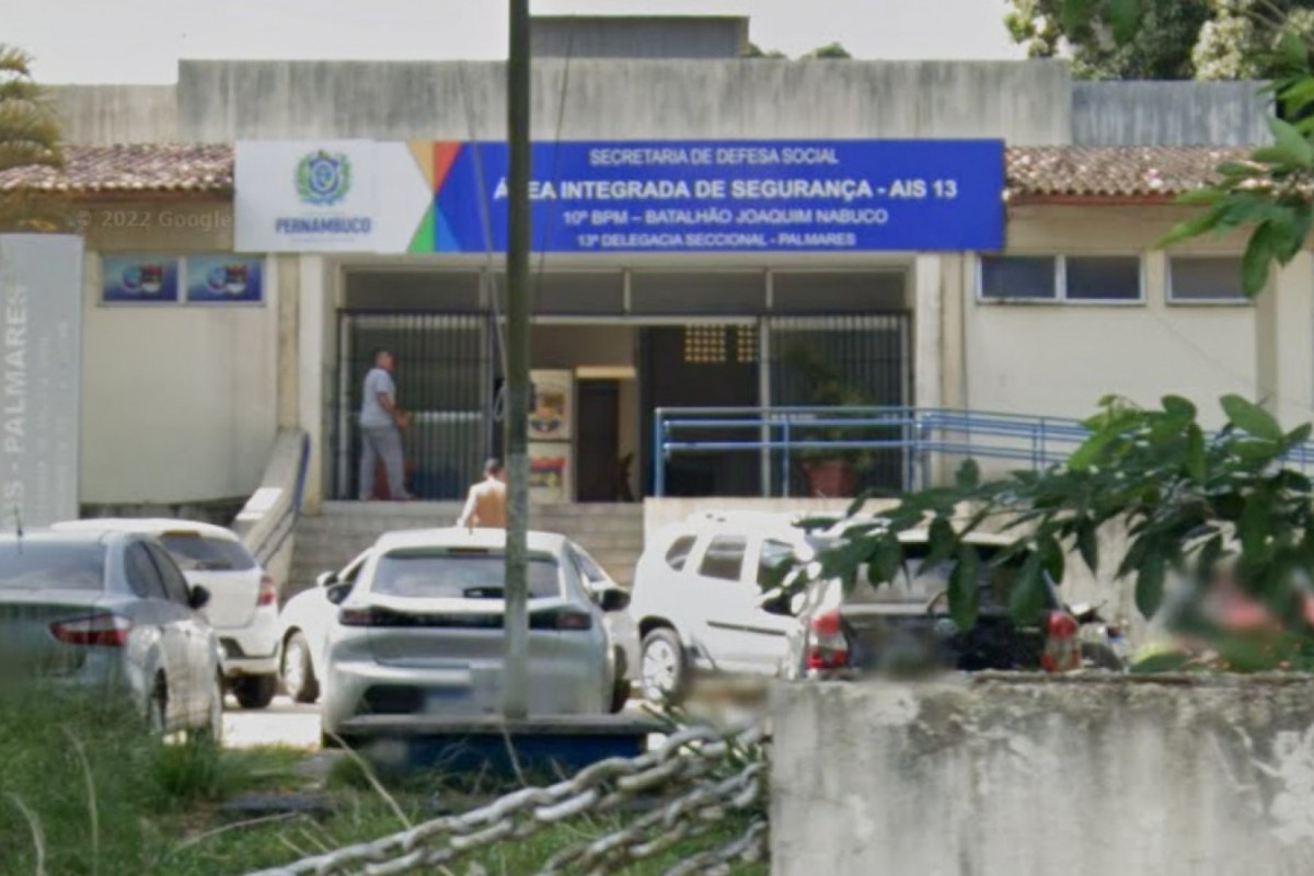 O caso foi registrado pela 13ª Delegacia Seccional de Palmares como ameaça por violência doméstica e feminicídio tentado (Foto: Reprodução /Google Street View) O caso foi registrado pela 13ª Delegacia Seccional de Palmares como ameaça por violência doméstica e feminicídio tentado/Foto: Reprodução /Google Street View