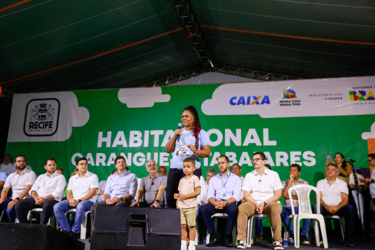 Formalização do início das obras do habitacional para moradores da Caranguejo Tabaiares (Foto: Crysli Viana/DP Foto) Formalização do início das obras do habitacional para moradores da Caranguejo Tabaiares/Foto: Crysli Viana/DP Foto