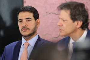 Após Haddad falar em acionar o STF, AGU diz que ouvirá a Fazenda