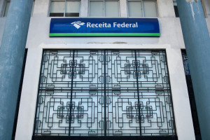 Fachada da Receita Federal no Recife Antigo. 