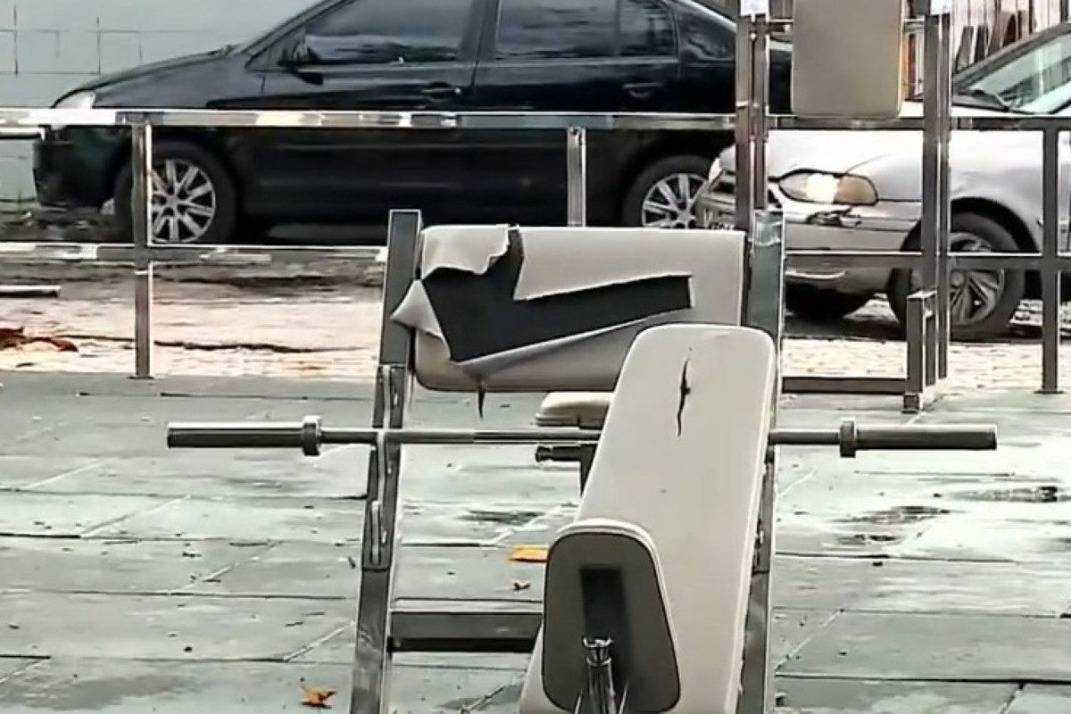 Moradores relataram o choque ao encontrar os equipamentos destruídos (Foto: Reprodução/TV Guararapes) Moradores relataram o choque ao encontrar os equipamentos destruídos/Foto: Reprodução/TV Guararapes