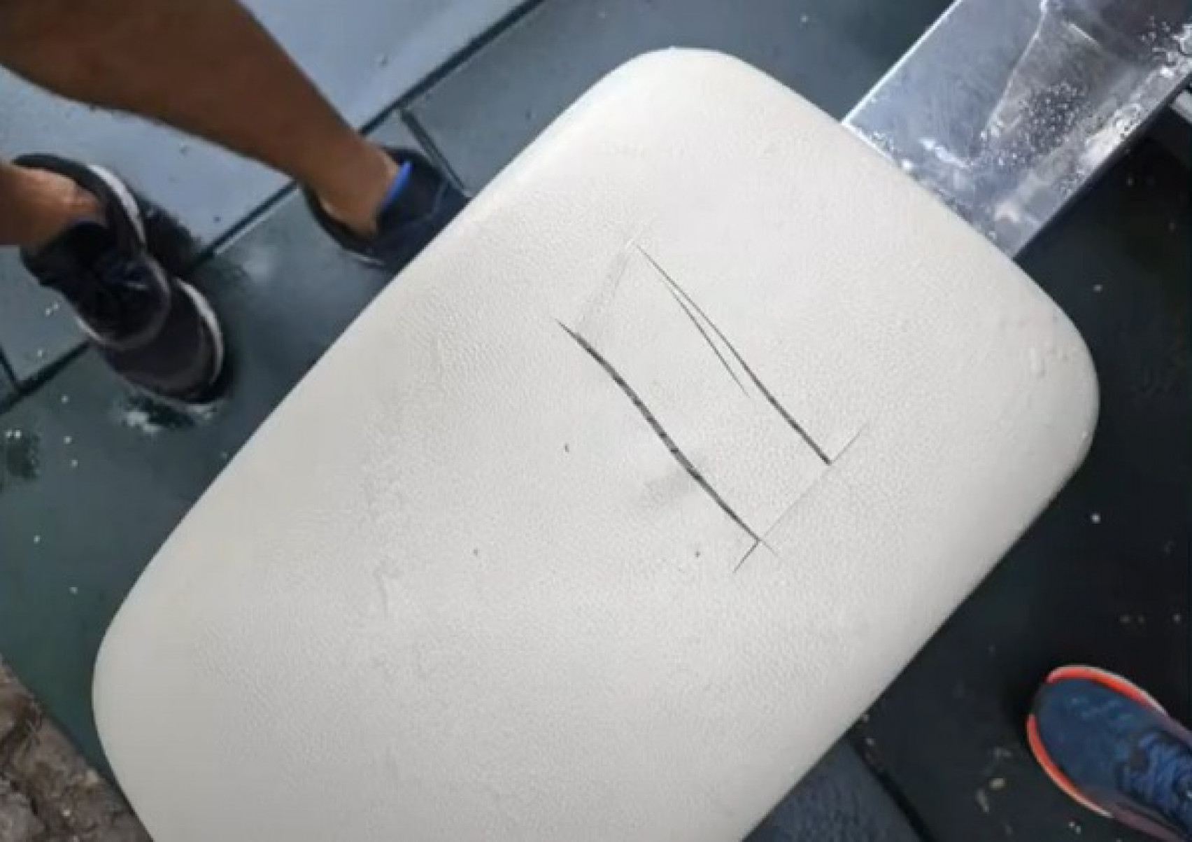 Maquinários foram danificado e rasgado