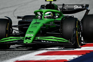 Gabriel Bortoleto, piloto brasileiro da Sauber