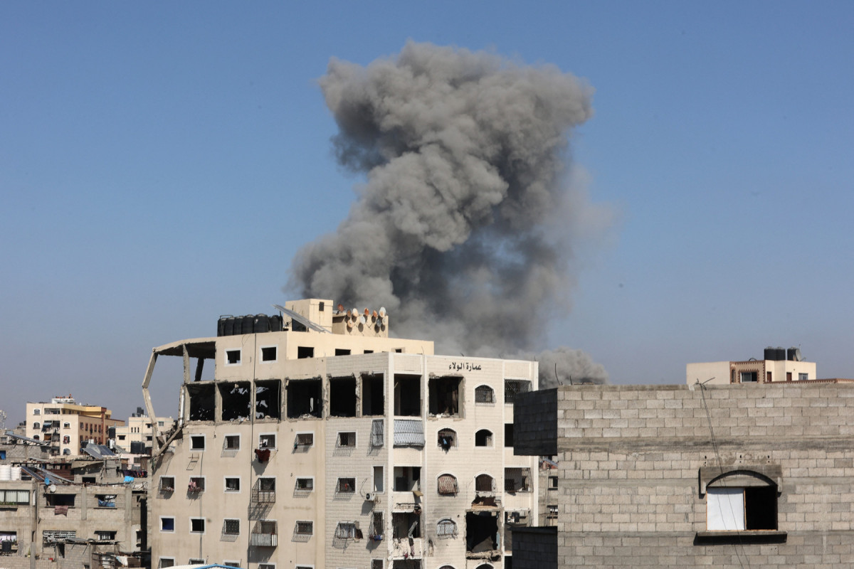  Smoke billows after an Israeli strike on Gaza City on June 28, 2025, amid the ongoing conflict between Israel and the Palestinian Hamas militant group. 