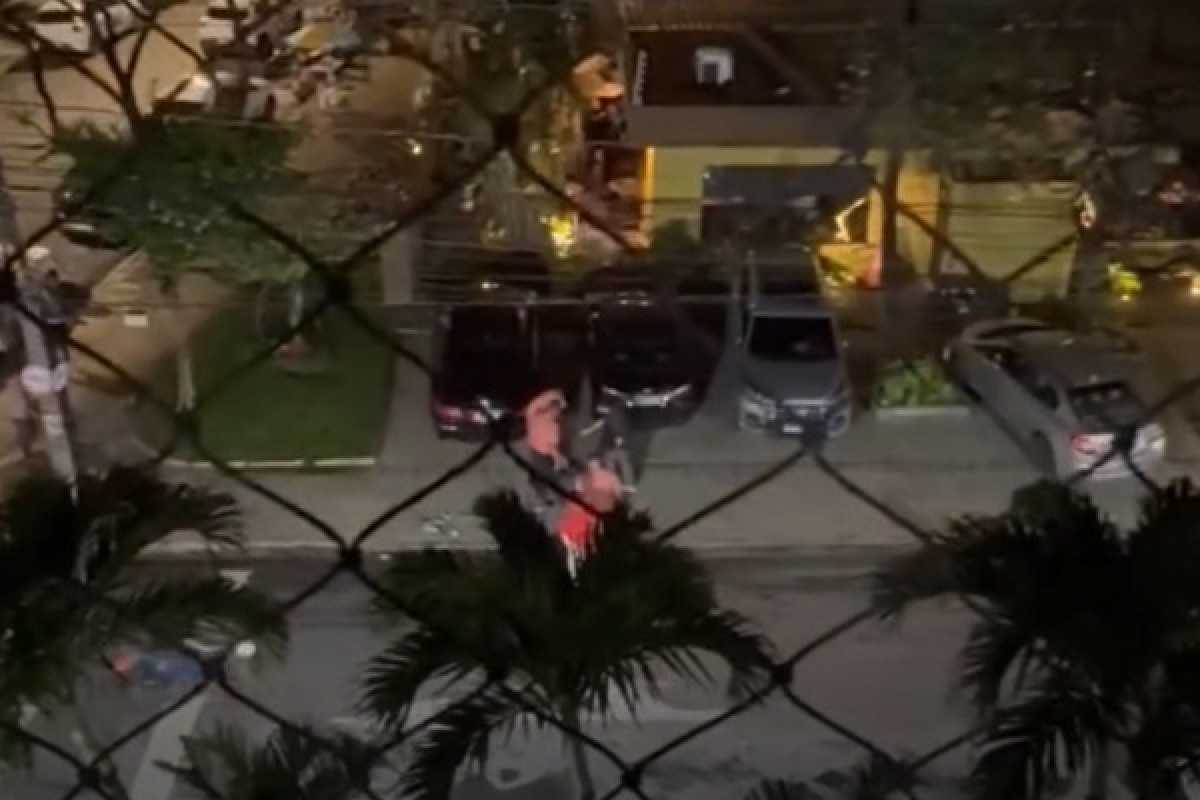 Vídeo: Homem é agredido após arranhar carro em Boa Viagem: 