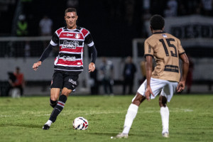 Matheus Vinicius, zagueiro do Santa Cruz