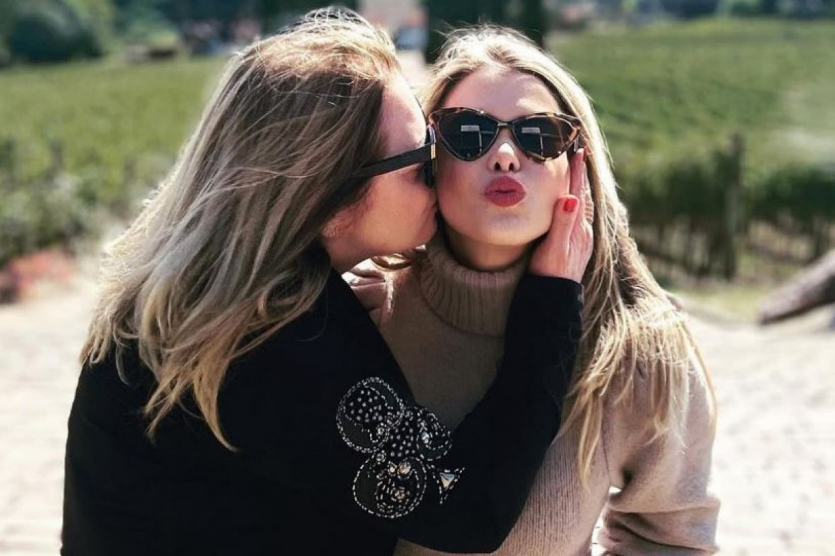Graça Medeiros, mãe da advogada Maria Eduarda de Carvalho, de 38 anos, vítima de um naufrágio no último dia 21 de junho, postou nas redes sociais uma foto com Maria Eduarda, agradecendo o apoio que vem recebendo desde a morte da filha (Foto: Reprodução/Redes Sociais) Graça Medeiros, mãe da advogada Maria Eduarda de Carvalho, de 38 anos, vítima de um naufrágio no último dia 21 de junho, postou nas redes sociais uma foto com Maria Eduarda, agradecendo o apoio que vem recebendo desde a morte da filha/Foto: Reprodução/Redes Sociais