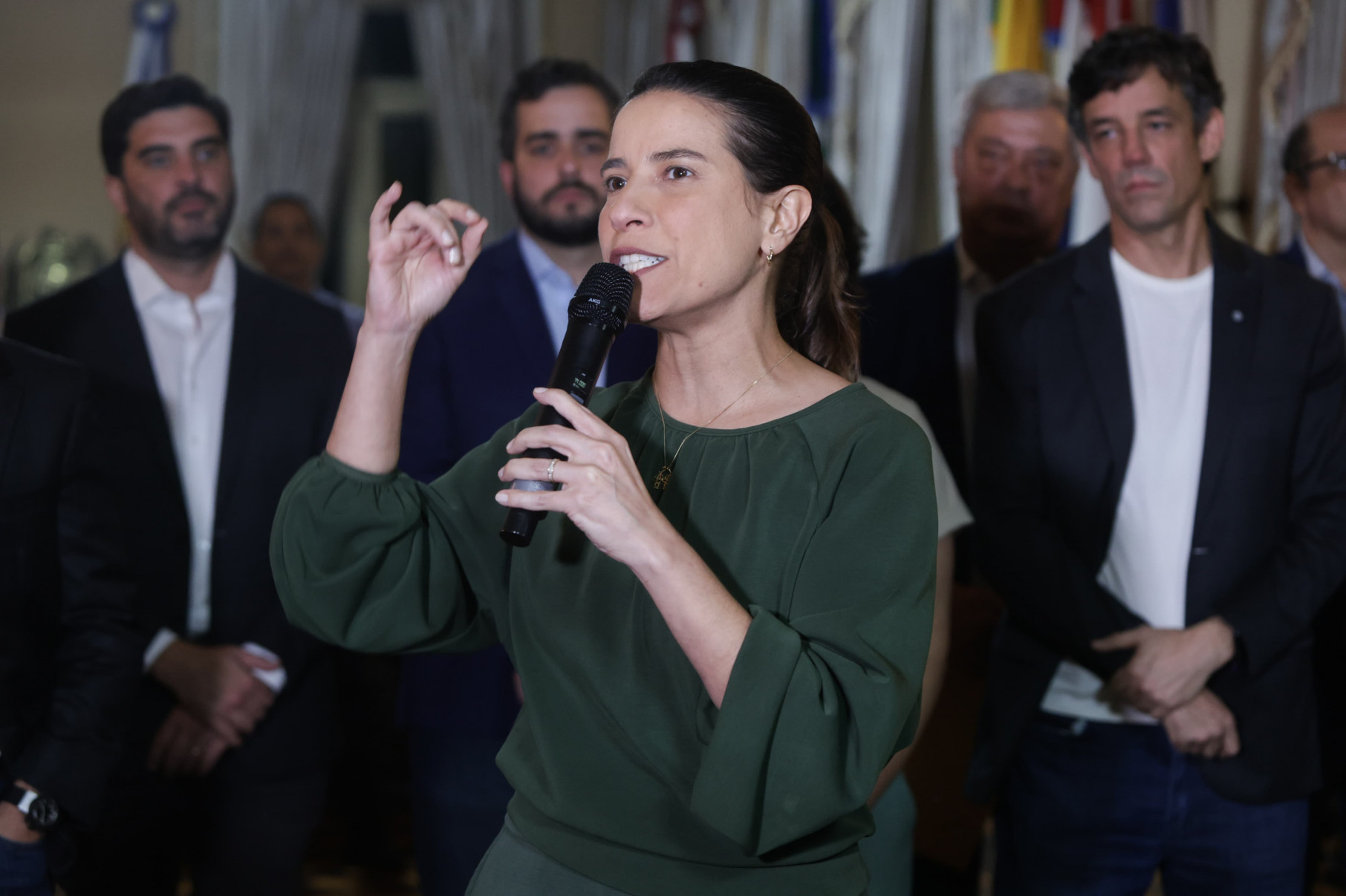 Governadora Raquel Lyra discursa em posse dos novos secretários de Meio Ambiente e de Mobilidade 