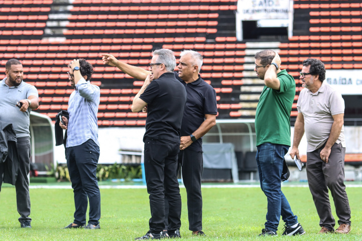 Arquiteto da SAF visita estádio do Santa Cruz/Evelyn Victoria / Santa Cruz