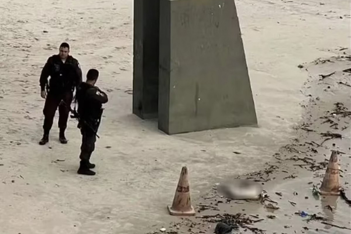 Perna humana encontrada na Praia da Boa Viagem, em Niterói (RJ)/Reprodução/Redes Sociais