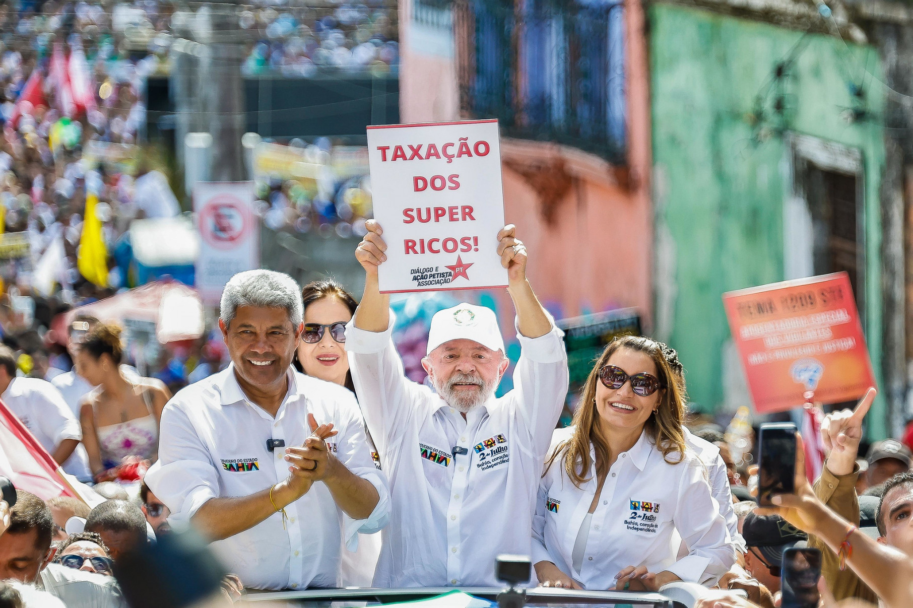 
Presidente da República, Luiz Inácio Lula da Silva, durante Caminhada do Dois de Julho, em Salvador 