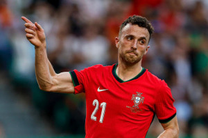 Atacante do Liverpool e da Seleção Portuguesa, Diogo Jota morre em acidente de carro
