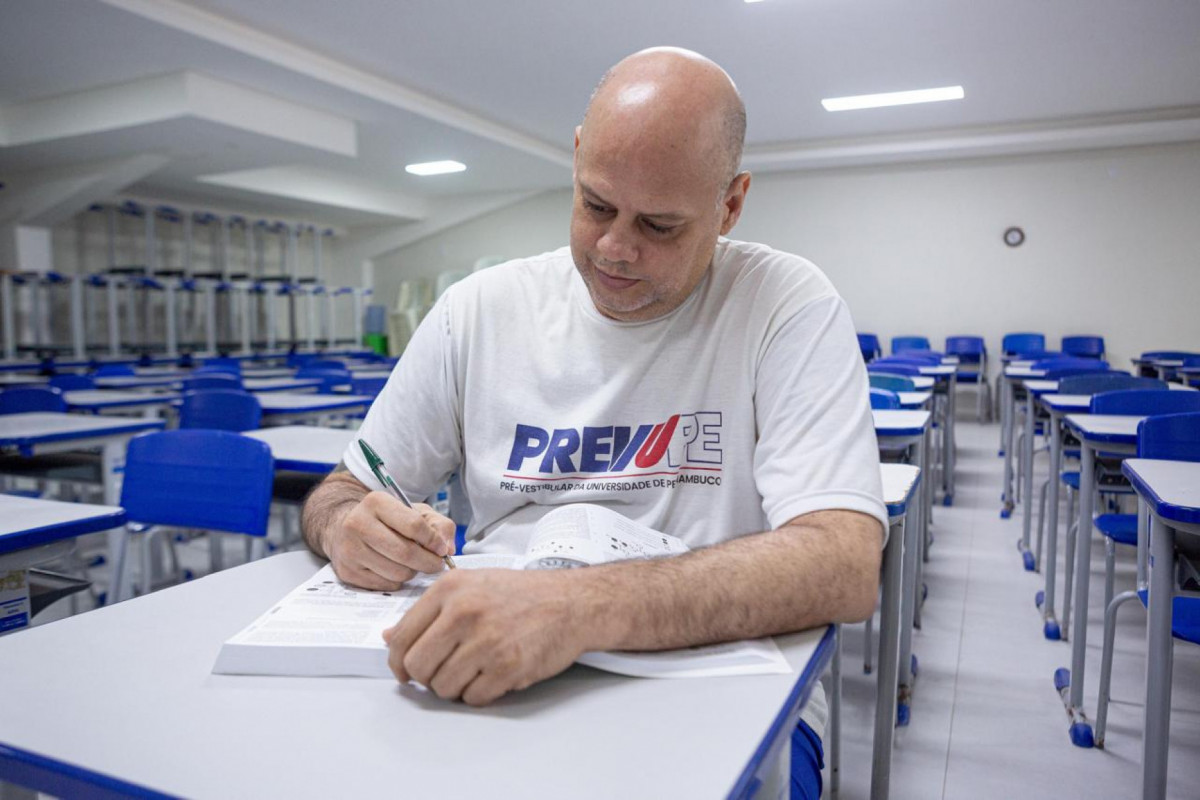 Anderson Maia cursa graduação de Gestão de Recursos Humanos dentro do Presídio de Igarassu, na modalidade de Educação à Distância (EaD)
