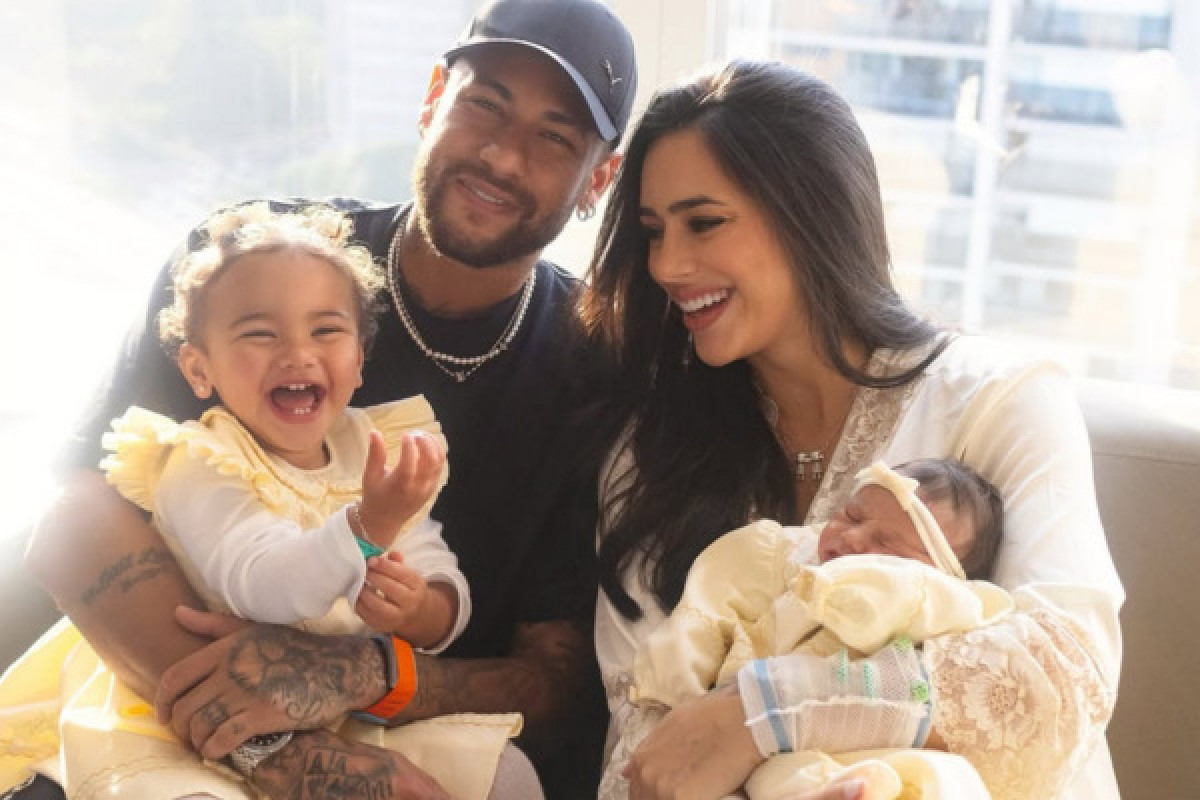 Neymar e Bruna Biancardi compartilharam fotos da segunda filha do casal.