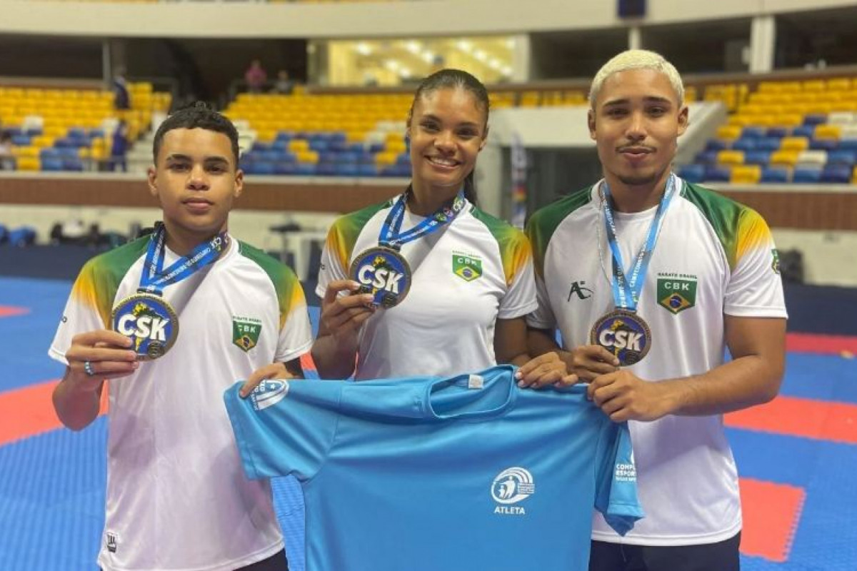 Medalhistas da ABECC no Sul-Americano de Karatê (Divulgação) Medalhistas da ABECC no Sul-Americano de Karatê /Divulgação