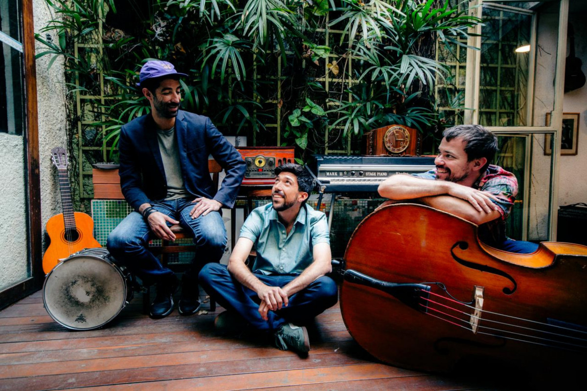 Trio Caixa Cubo estará presente no show