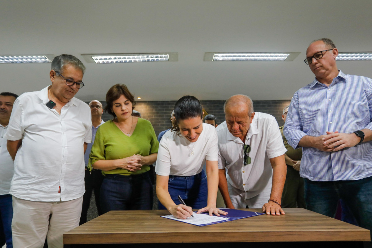 Raquel Lyra e Priscila Krause participaram de solenidade em Goiana (Divulgação ) Raquel Lyra e Priscila Krause participaram de solenidade em Goiana /Divulgação