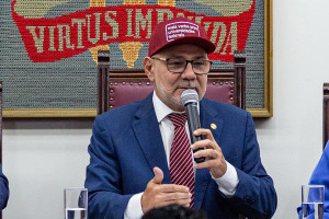 Reitor Alfredo Gomes: mais cortes e suplementação para fechar 2025