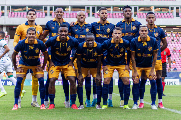 São Lourenço da Mata, PE, 30/05/2025 - RETRÔ X GUARANI - Na tarde deste sábado(31), a equipe do Retrô recebeu a equipe do Guarani pelo Campeonato Brasileiro da Serie C 2025.