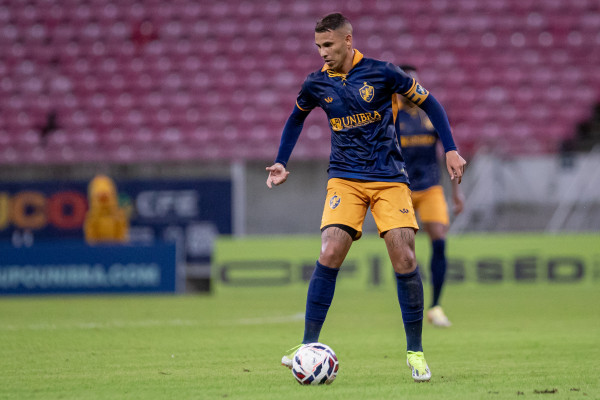 São Lourenço da Mata, PE, 30/05/2025 - RETRÔ X GUARANI - Na tarde deste sábado(31), a equipe do Retrô recebeu a equipe do Guarani pelo Campeonato Brasileiro da Serie C 2025.. Radsley