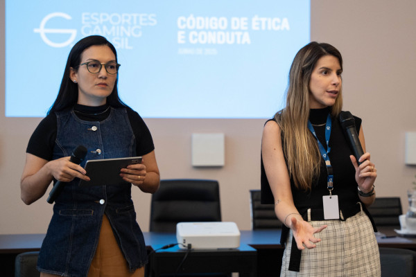 O material orienta colaboradores, fornecedores, parceiros estratégicos e demais stakeholders em suas decisões cotidianas