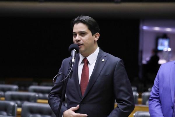 Deputado Júnior Mano (PSB-CE)