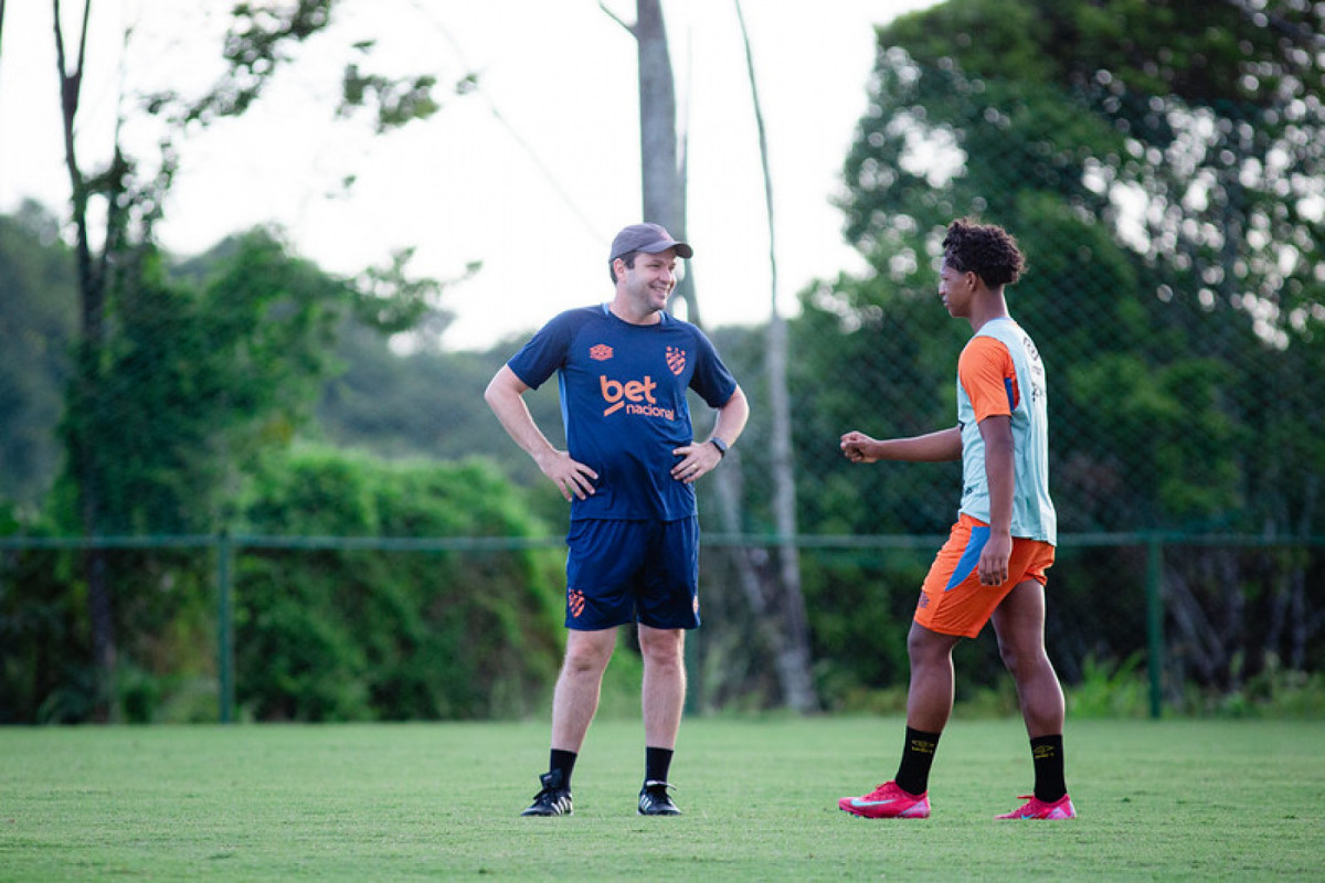 Daniel Paulista e Zé Lucas, em treino no CT, José de Andrade Médicis (Paulo Paiva/ Sport) Daniel Paulista e Zé Lucas, em treino no CT, José de Andrade Médicis/Paulo Paiva/ Sport