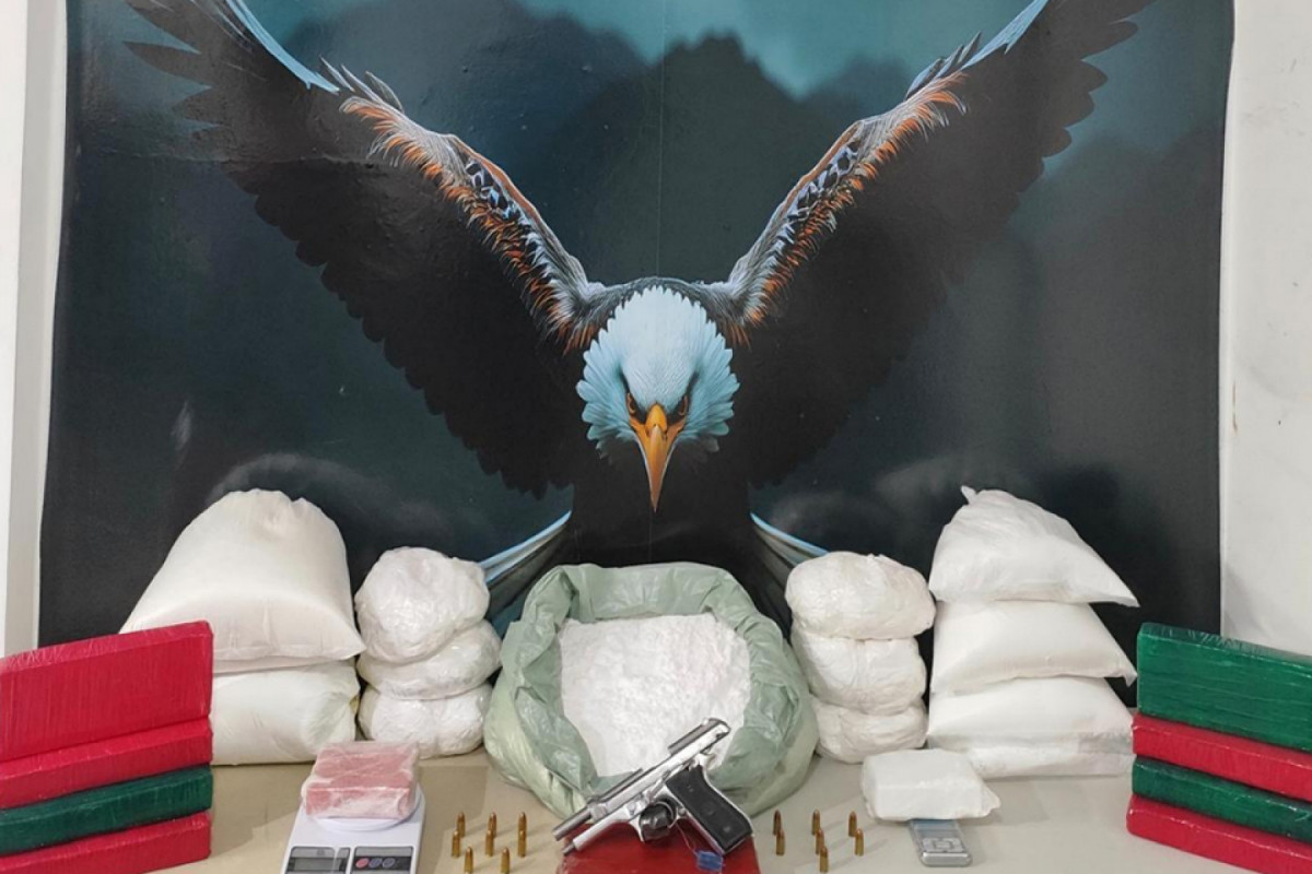 Polícia apreendeu mais de 18kg de cocaína
(DIVULGAÇÃO/PCPE) Polícia apreendeu mais de 18kg de cocaína
/DIVULGAÇÃO/PCPE