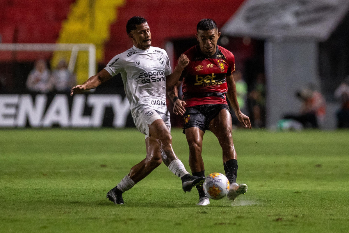 Igor Cariús em ação na partida entre Sport e Ceará pela Copa do Nordeste (Rafael Vieira/DP Foto) Igor Cariús em ação na partida entre Sport e Ceará pela Copa do Nordeste/Rafael Vieira/DP Foto