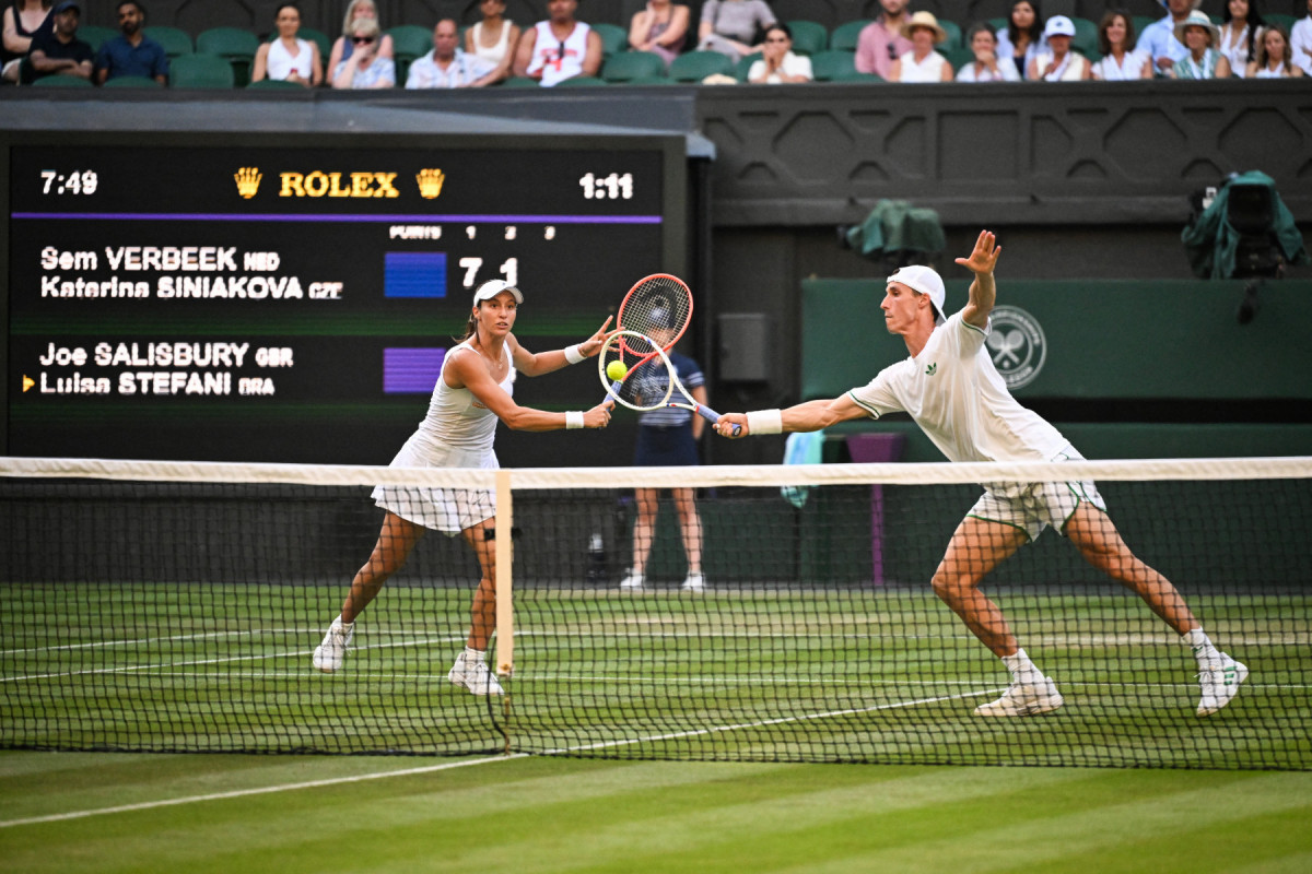 Joe Salisbury e Luisa Stefani foram vice em Wimbledon ( AFP) Joe Salisbury e Luisa Stefani foram vice em Wimbledon / AFP