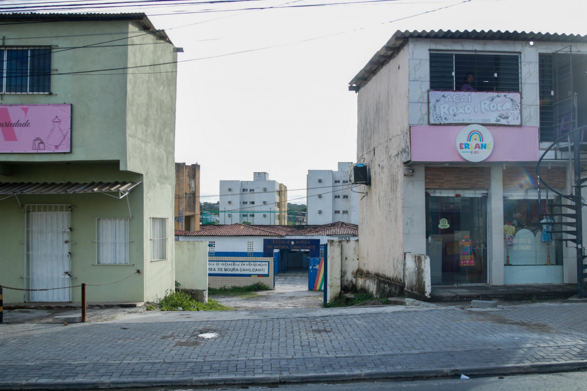 Pauta sobre as invasões em frente a Escola Áurea de Moura Cavalcanti.