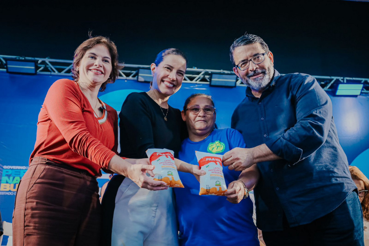 Governo de Pernambuco anuncia ampliação do Programa Leite para Todos
(Fotos: Janaína Pepeu/Secom) Governo de Pernambuco anuncia ampliação do Programa Leite para Todos
/Fotos: Janaína Pepeu/Secom