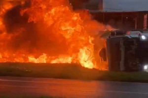 Caminhão-tanque pegou fogo na BR 101