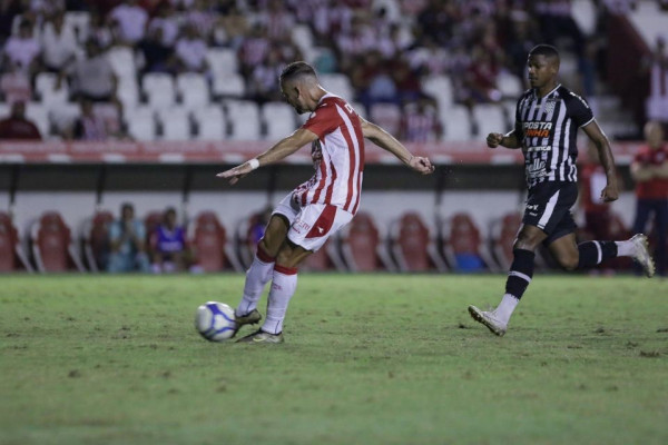 Náutico goleou o Figueirense no último encontro