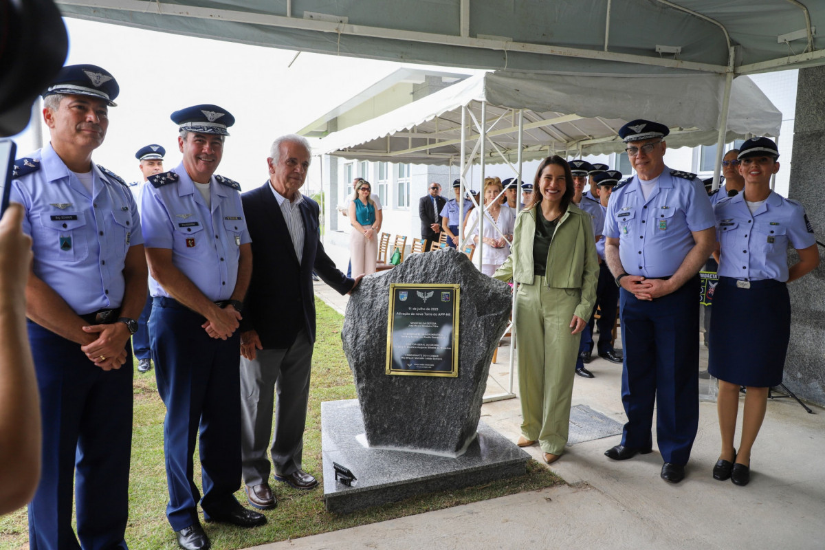 Torre de Controle da Base Aérea do Recife é inaugurada no Ibura
