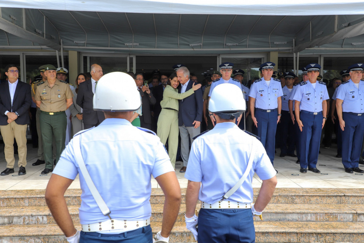 Torre de Controle da Base Aérea do Recife é inaugurada no Ibura
