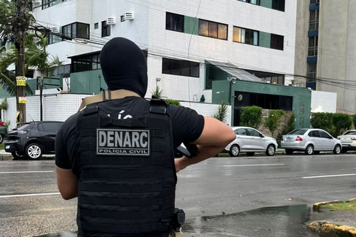 Denarc comandou operação que cumpriu mandados na manhã desta sexta (11)/DIVULGAÇÃO/PCPE
