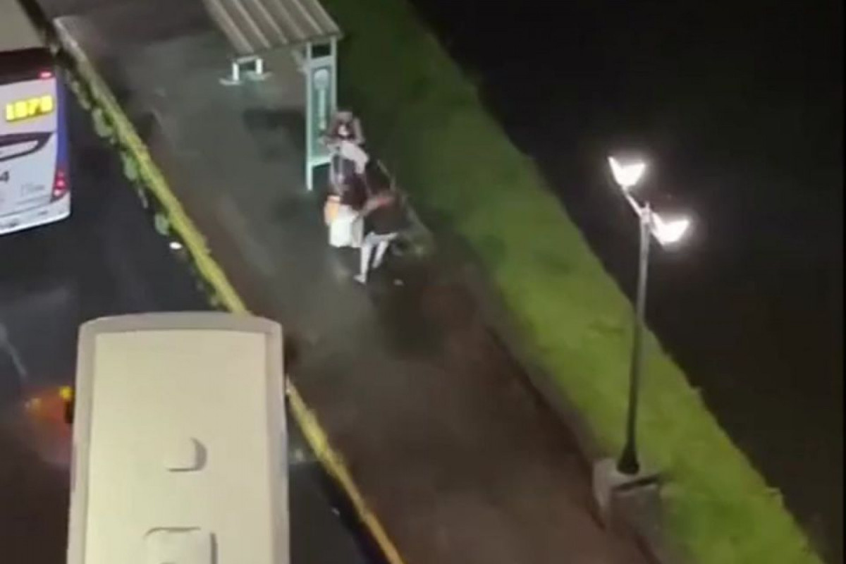Após o assalto, a dupla fugiu do local em direção a Rua do Riachuelo/Foto: Reprodução/ Redes sociais