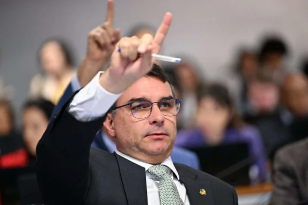 Senador defendeu, no entanto, a atuação de Trump contra o Brasil alegando que tarifas podem ajudar a retomar a Senador defendeu, no entanto, a atuação de Trump contra o Brasil alegando que tarifas podem ajudar a retomar a