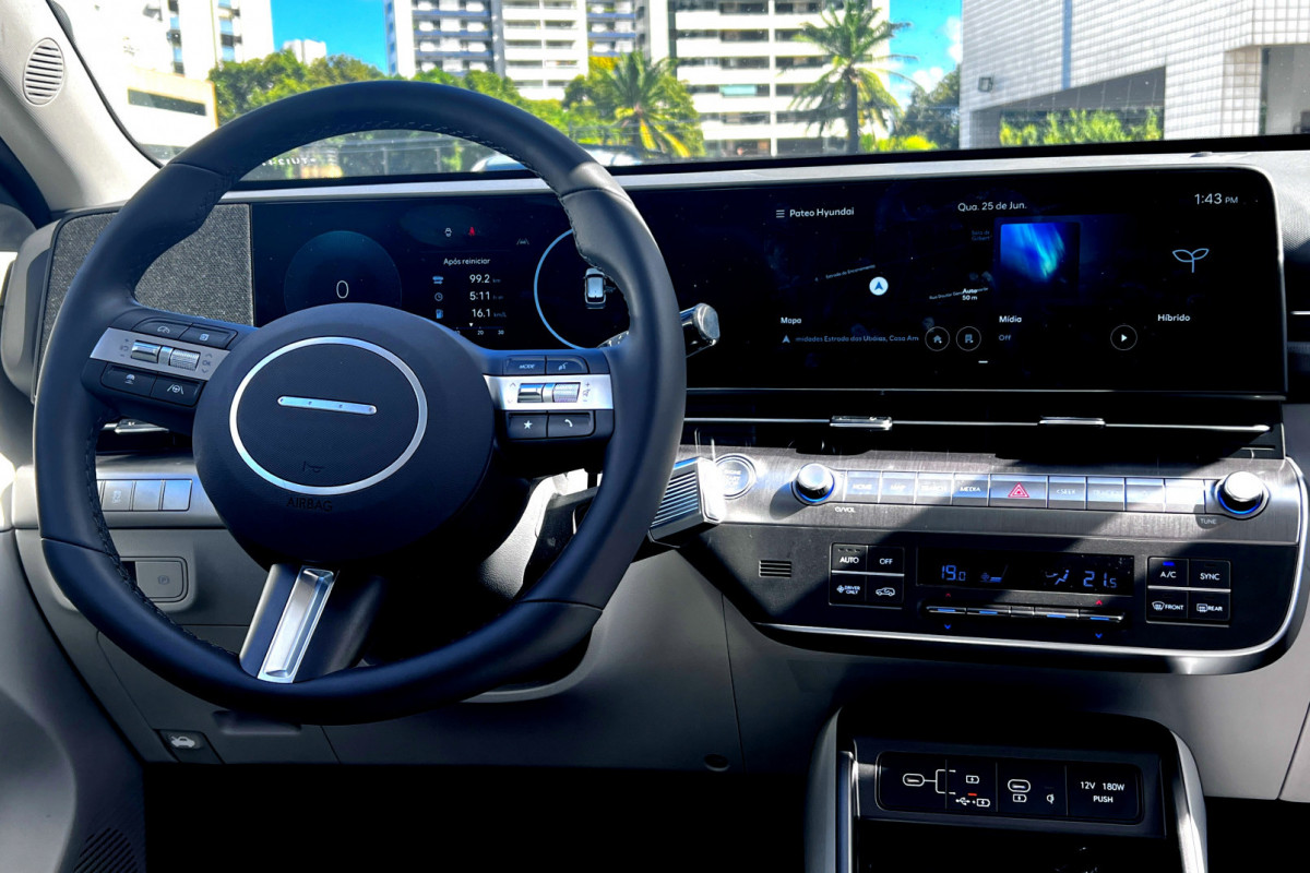 Hyundai Kona Hybrid se destaca por design futurista e tecnologia embarcada