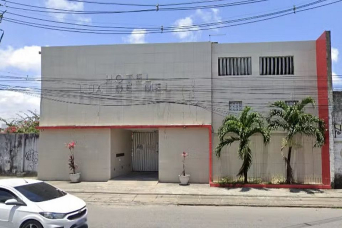 Hotel Lua de Mel, no bairro de São José, onde o crime foi registrado (Google Street View/reprodução) Hotel Lua de Mel, no bairro de São José, onde o crime foi registrado/Google Street View/reprodução