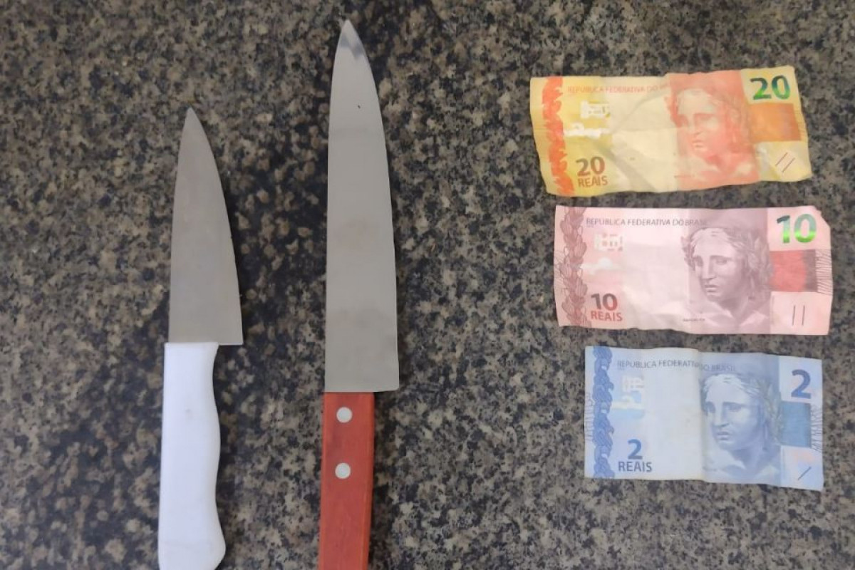 Dinheiro também encontrado com os suspeitos (PMPE/divulgação) Dinheiro também encontrado com os suspeitos/PMPE/divulgação