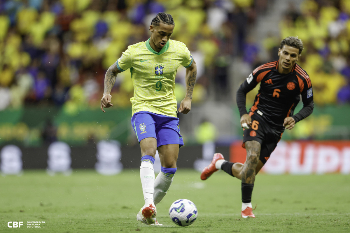 João Pedro jogou sua primeira partida como titular da Seleção Brasileira no dia 20 de março de 2025, na vitória contra a Colômbia (Rafael Ribeiro/CBF) João Pedro jogou sua primeira partida como titular da Seleção Brasileira no dia 20 de março de 2025, na vitória contra a Colômbia /Rafael Ribeiro/CBF