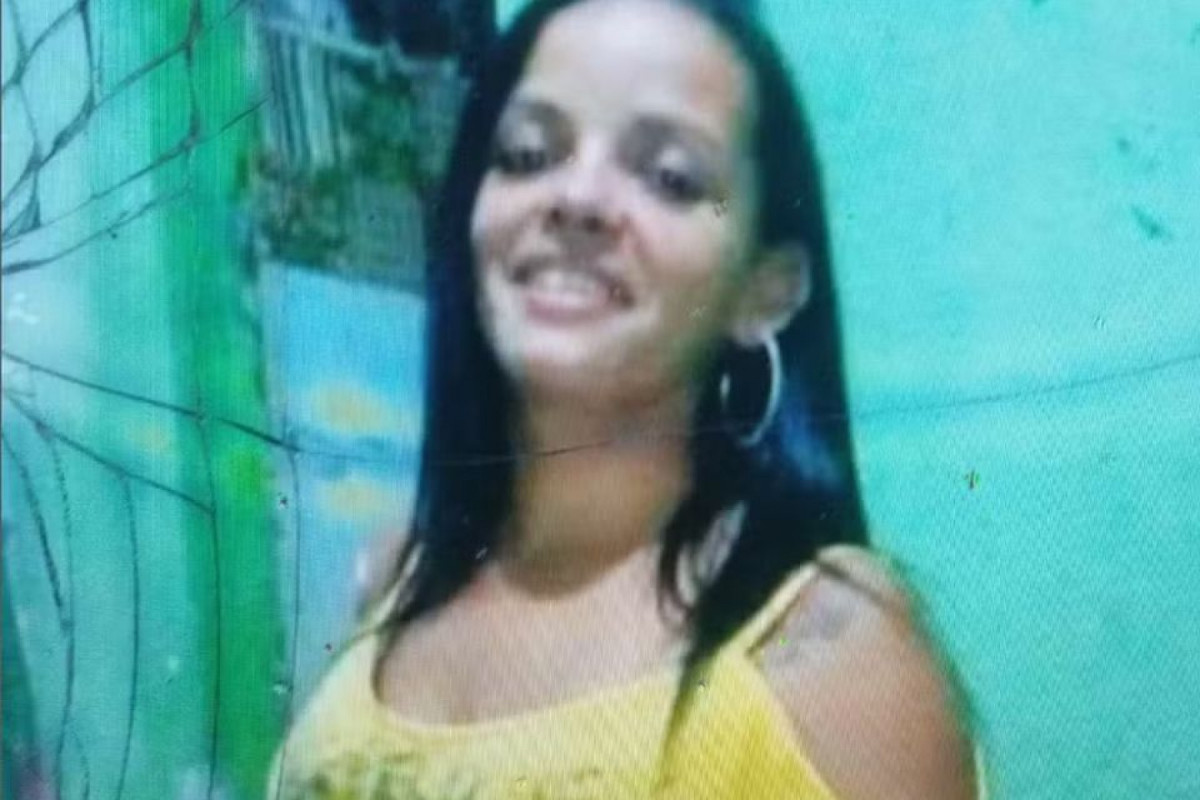 Segundo a família, de Renata, a vítima era usuária de drogas, e já foi internada anteriormente por conta da dependência química. Renata frequentava o local onde foi encontrada para uso de drogas (Foto: Reprodução/Redes Sociais) Segundo a família, de Renata, a vítima era usuária de drogas, e já foi internada anteriormente por conta da dependência química. Renata frequentava o local onde foi encontrada para uso de drogas/Foto: Reprodução/Redes Sociais