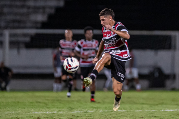 Jogador do Santa Cruz, Geovany (Rafael Vieira)