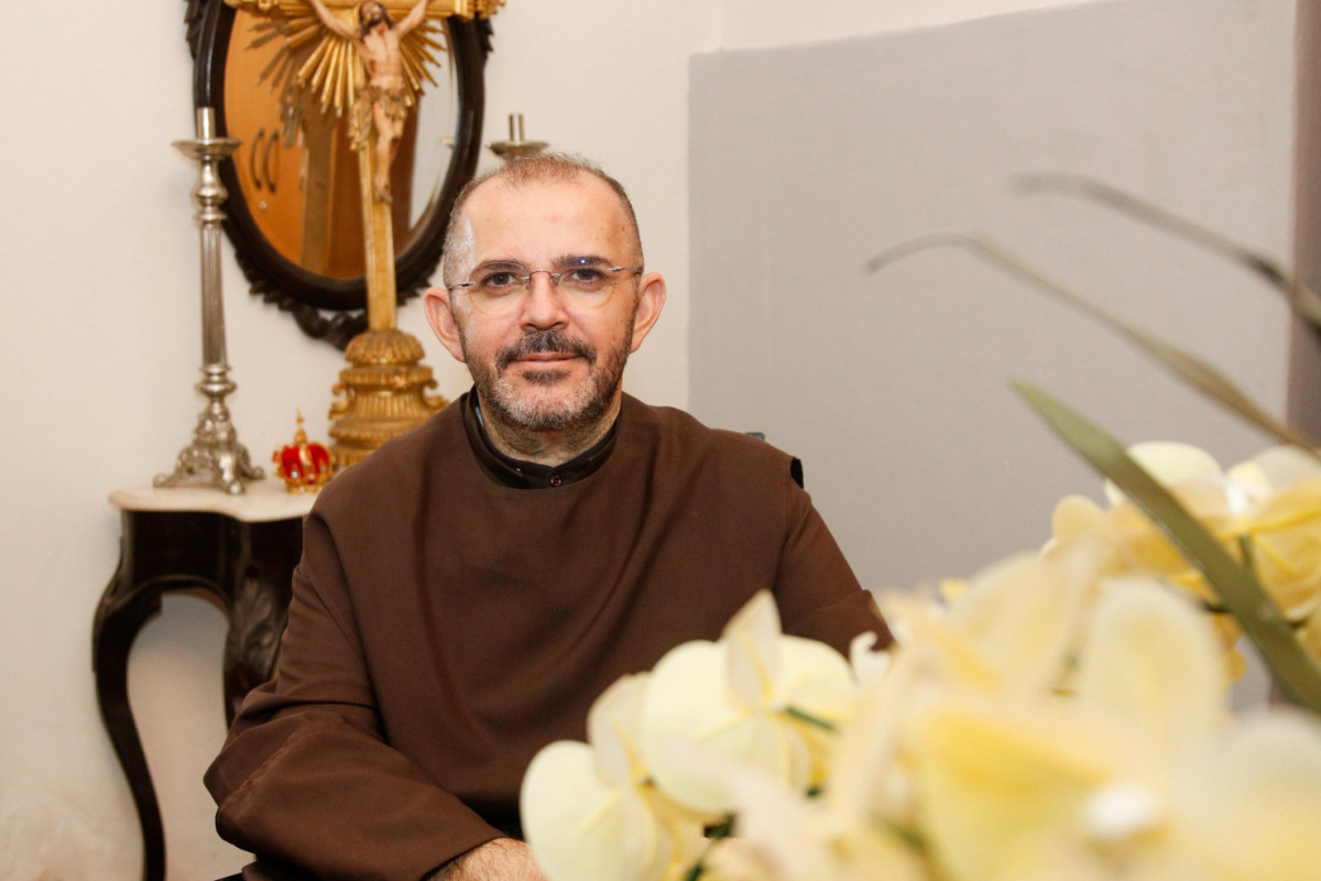 Entrevista com o reitor da Basílica do Carmo, Frei Cidmario