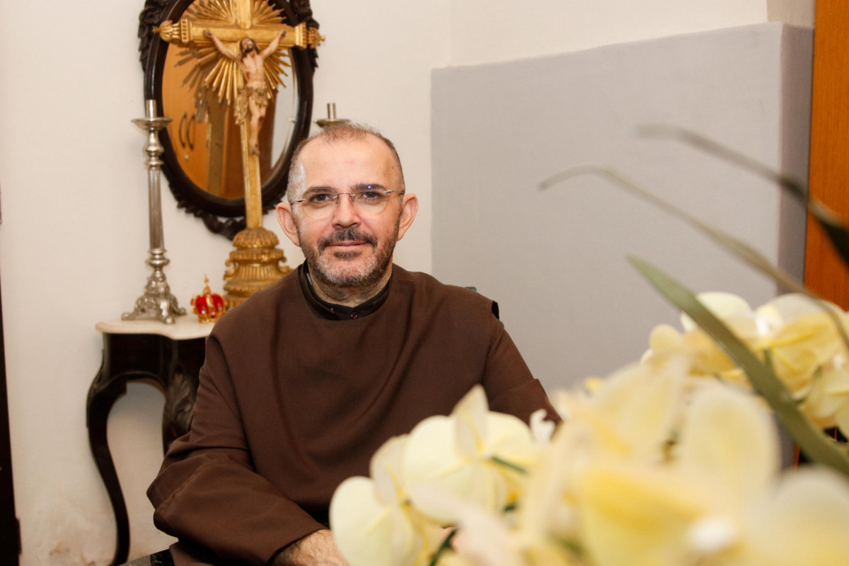 Entrevista com o reitor da Basílica do Carmo, Frei Cidmario