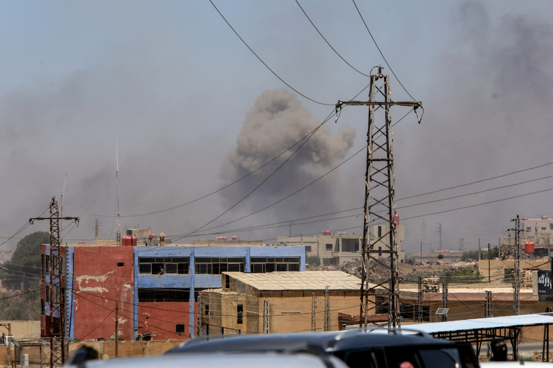 Cortina de fumaça após bombardeio israelense na Síria  