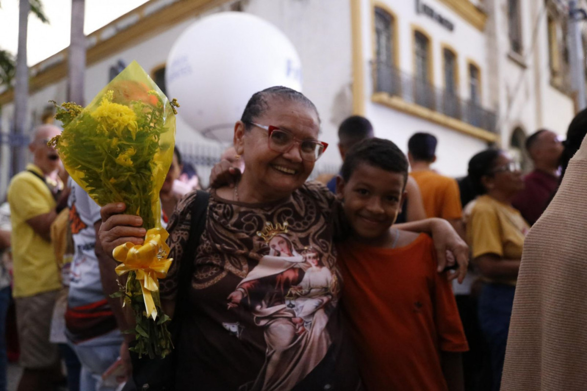 Lucilene Ricardo e o neto Lucas Rafael, de 10 anos