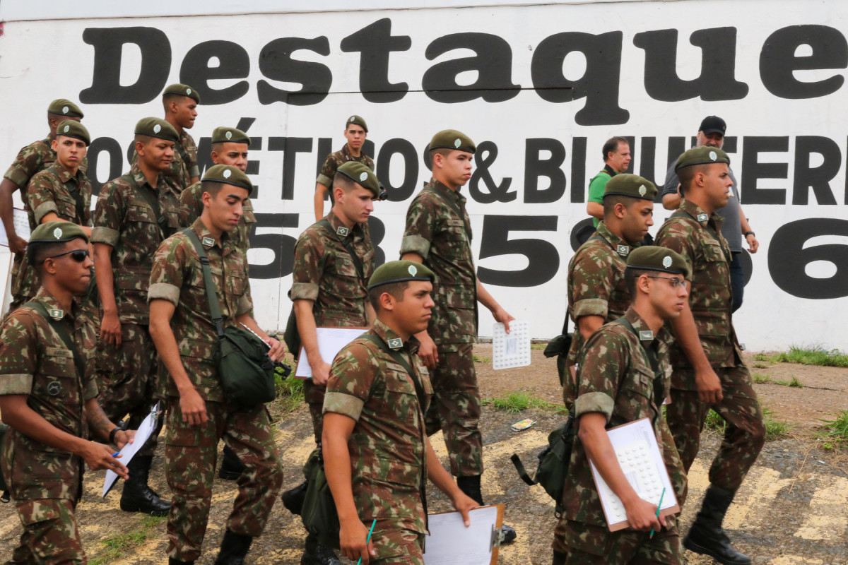 Brasília, DF 31/01/2024 Soldados do Exército atuam no combate à Dengue em Samambaia, cidade satélite de Brasília.  Foto: Fabio Rodrigues-Pozzebom/ Agência Brasil/Fabio Rodrigues-Pozzebom/ Agência Brasil
